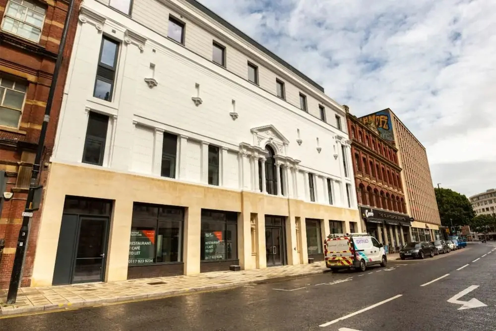 Student Only Market Quarter