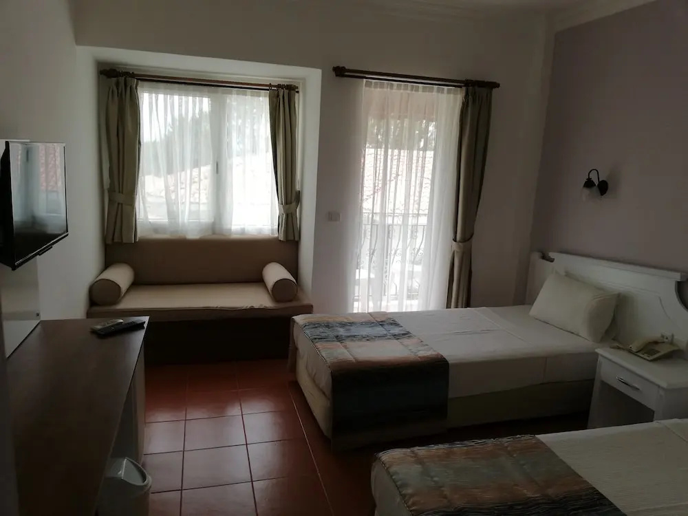 Standard Double room with balcony (full double bed)