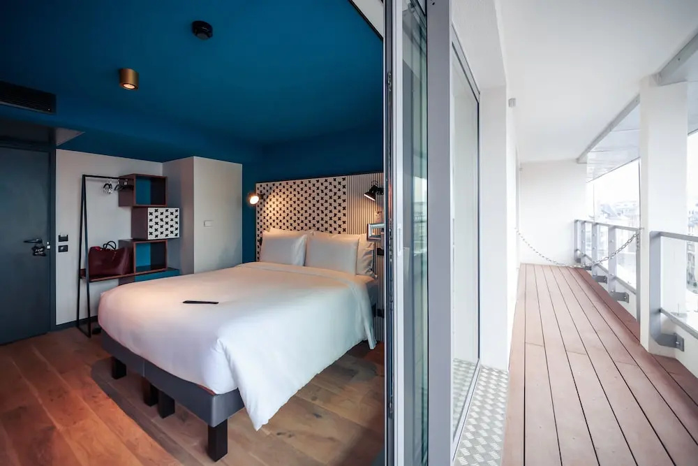 Extra Double room (full double bed)