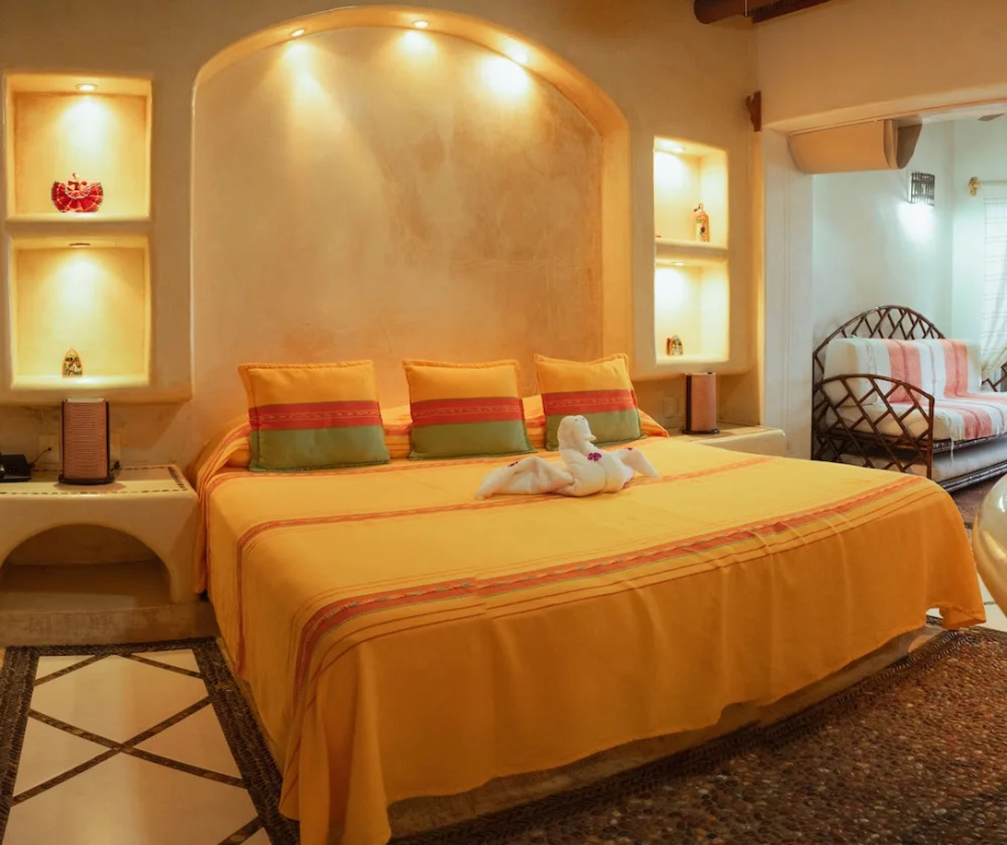 Double Junior Suite (full double bed)
