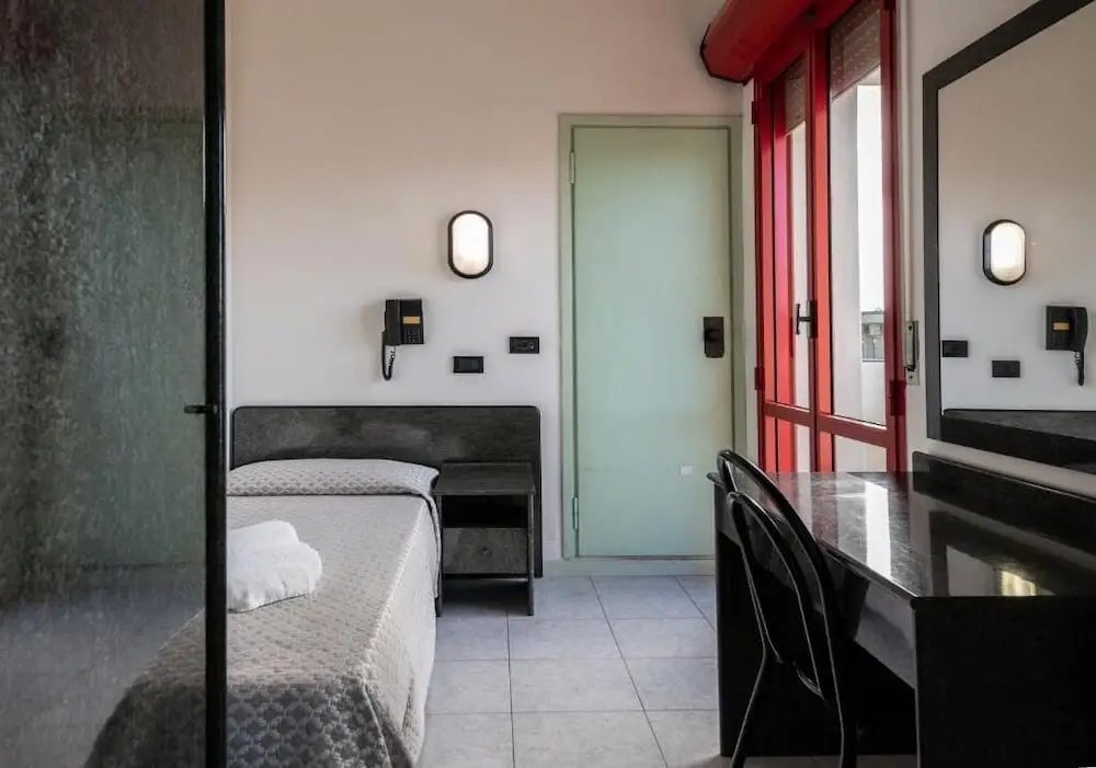 Economy room