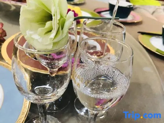 Food & Beverage