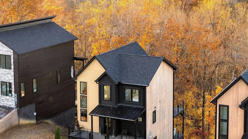 Indoor Pool, Hot Tub & Vols Spirit With Sweeping Mountain Views Smokey's Den by Avantstay