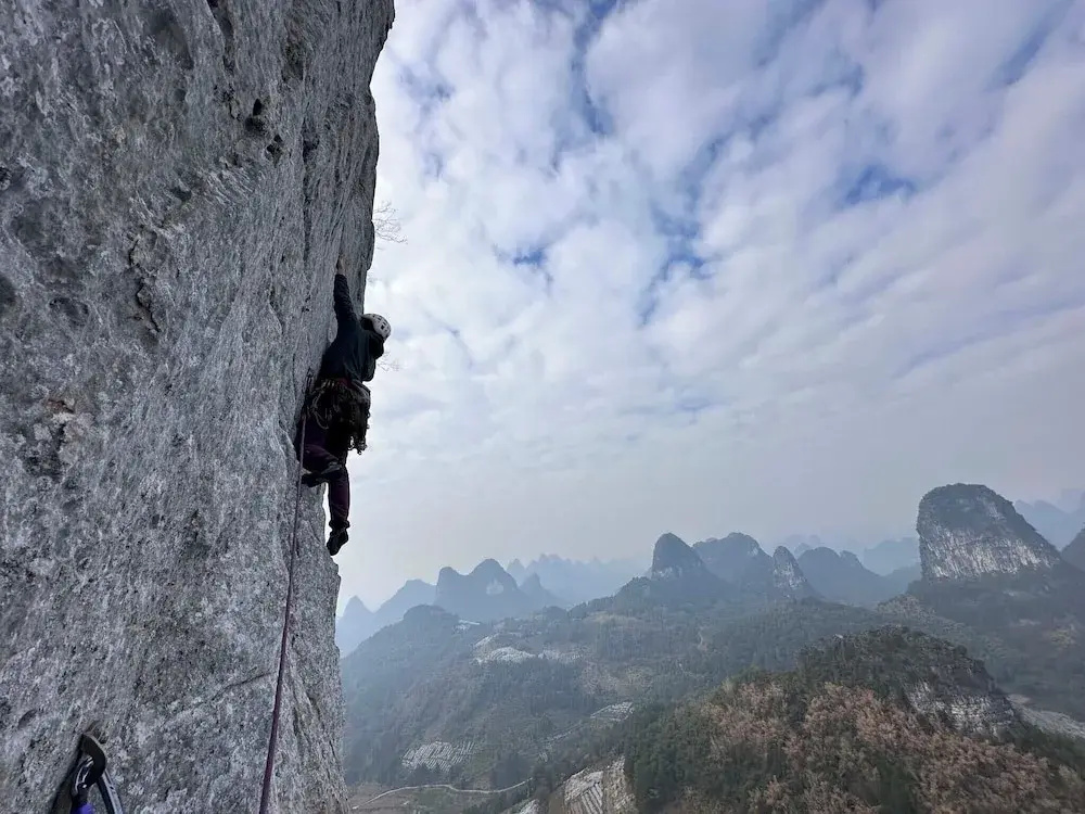 Yangshuo Singingriver climbers house