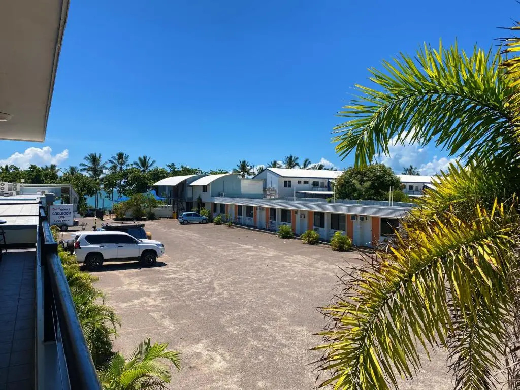 Shoredrive Motel
