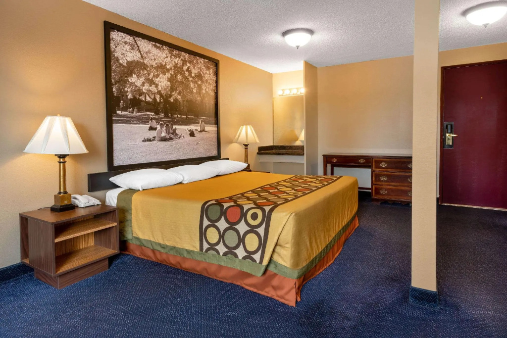 Standard Double room (full double bed)