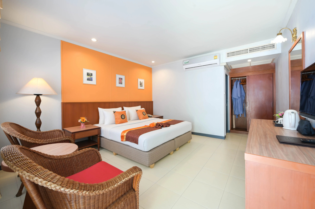 S Lodge Pattaya (formally known as Sabai Lodge) — фото