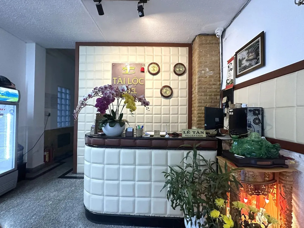 Lobby & Reception