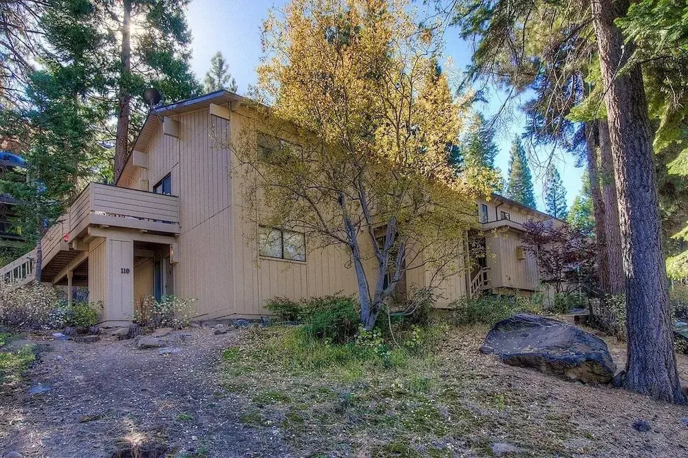 Sugar Pine 3 Bedroom Home by RedAwning