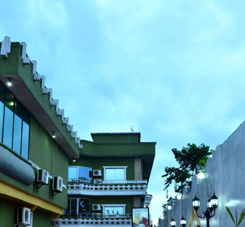 Executive Inn