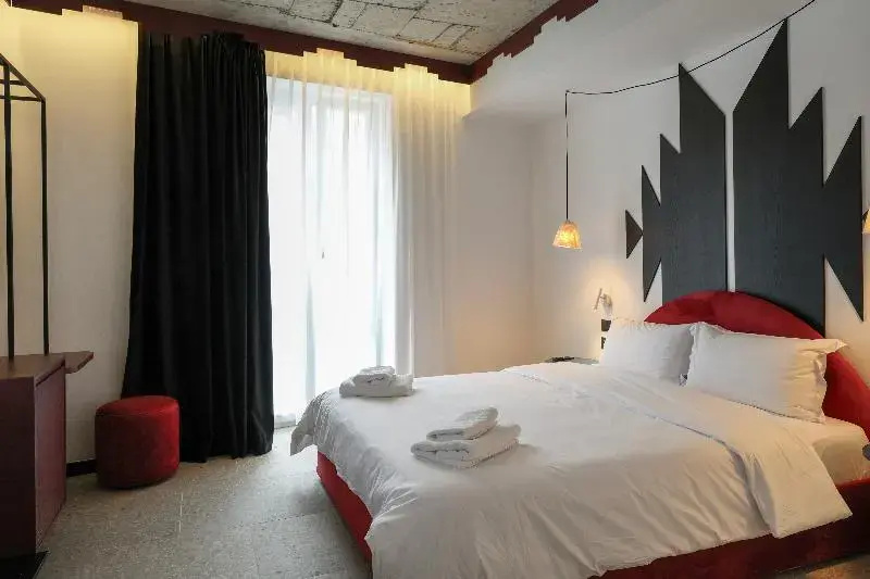 Comfort room
