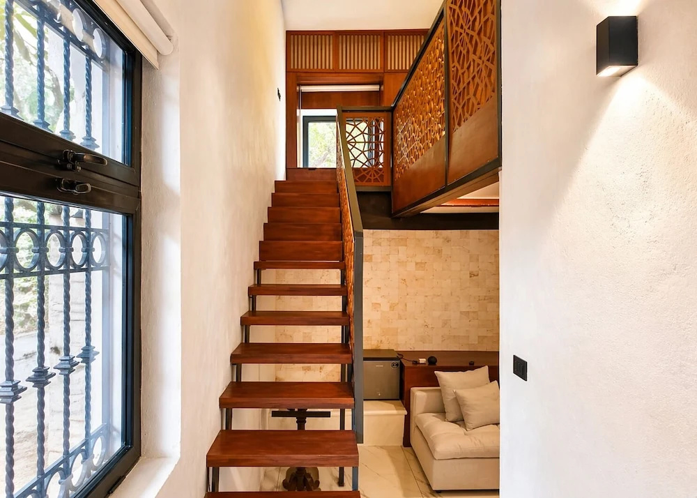 1 Bedroom Standard Basement room with pool view