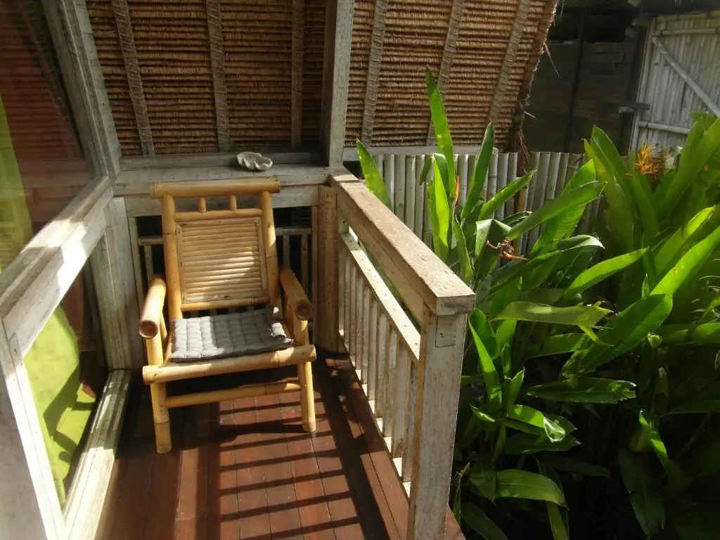 Standard Bungalow with partial sea view