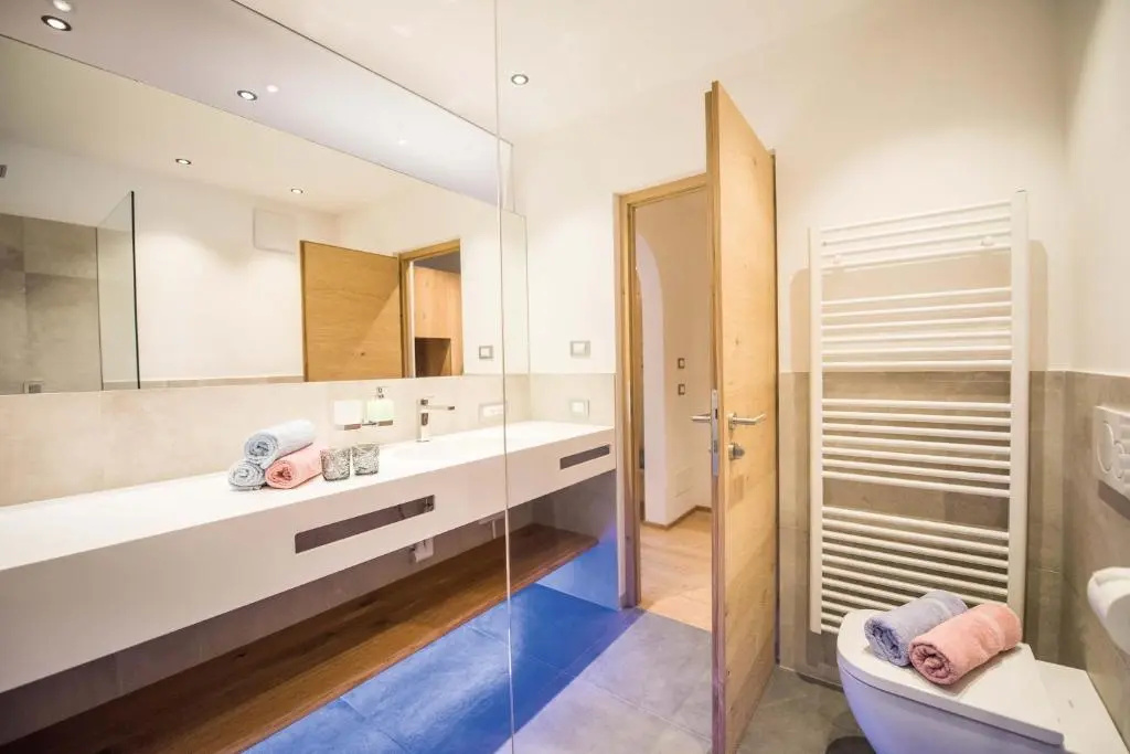 Standard Double room with balcony (full double bed)