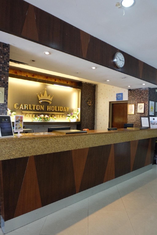 Carlton Holiday Hotel & Suites