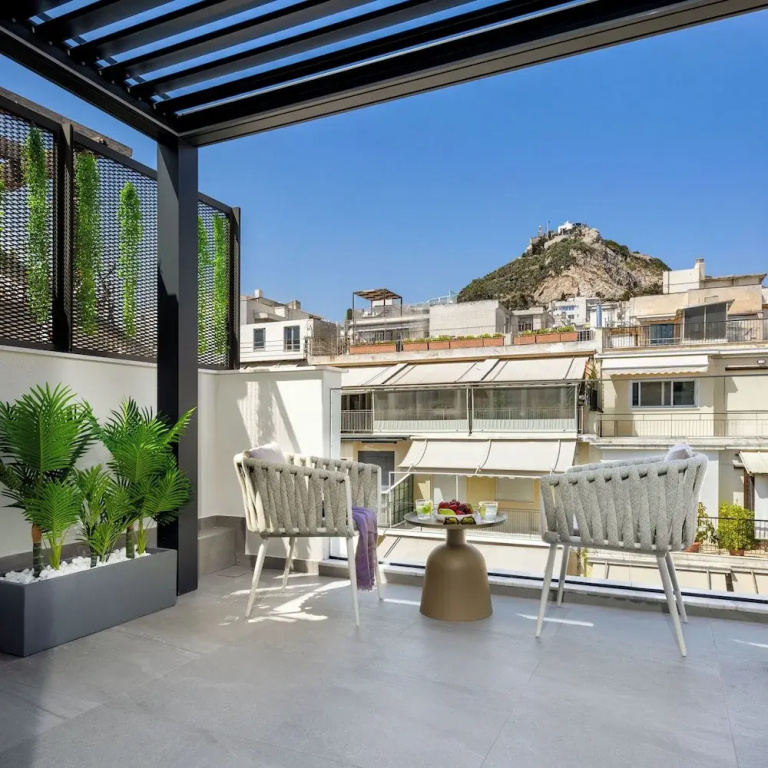 Junior Suite with balcony and with city view