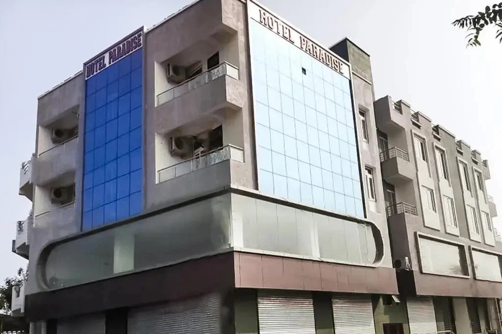 Hotel Paradise by OYO Rooms