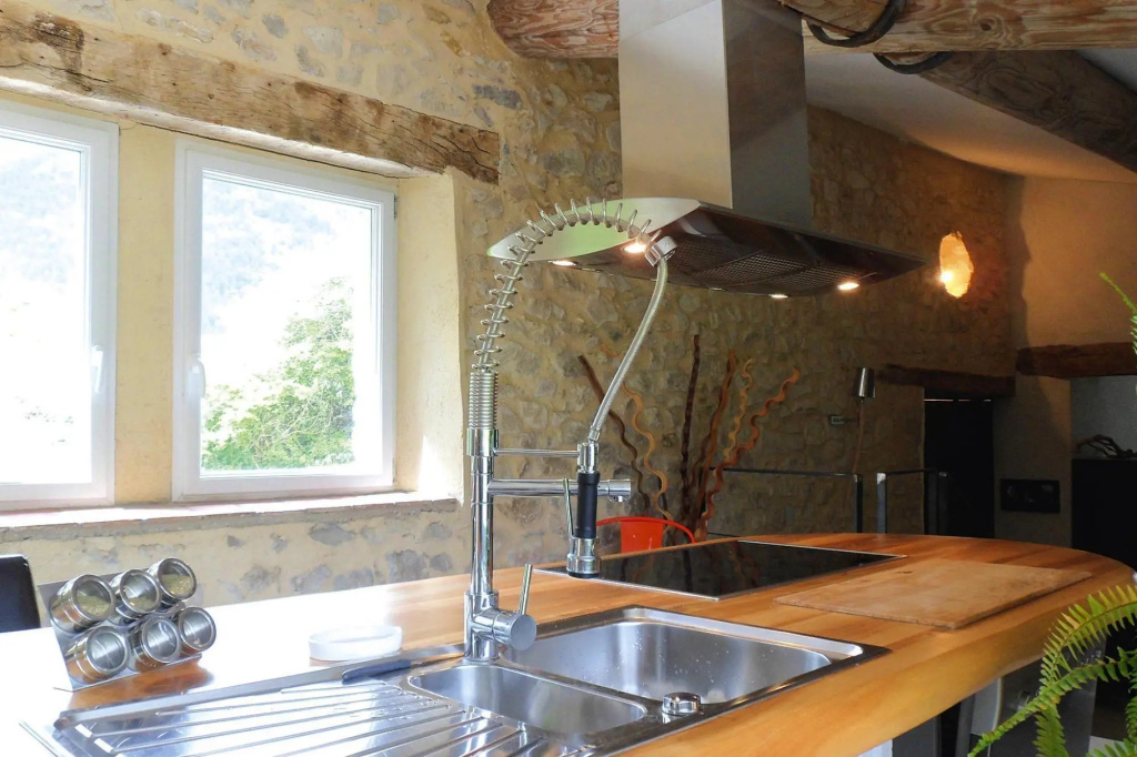 Voir la photo 3 — Charming Stone Cottage, Savoillans