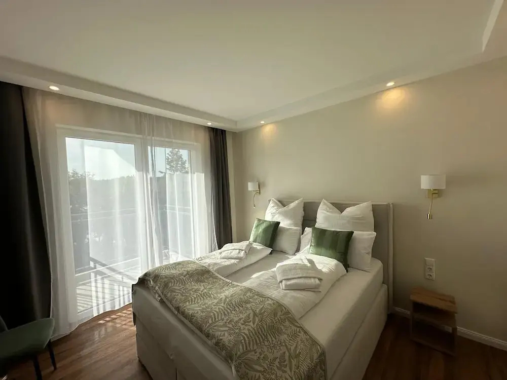 Standard Double room with balcony (full double bed)