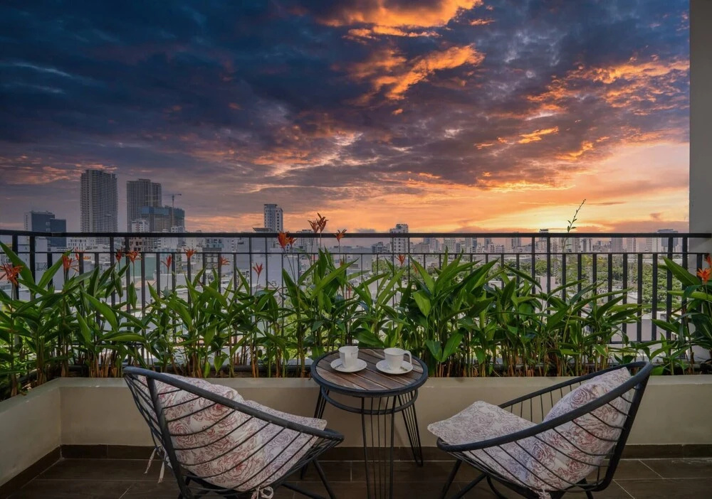 Luxury Duplex Penthouse With Pool Foosball