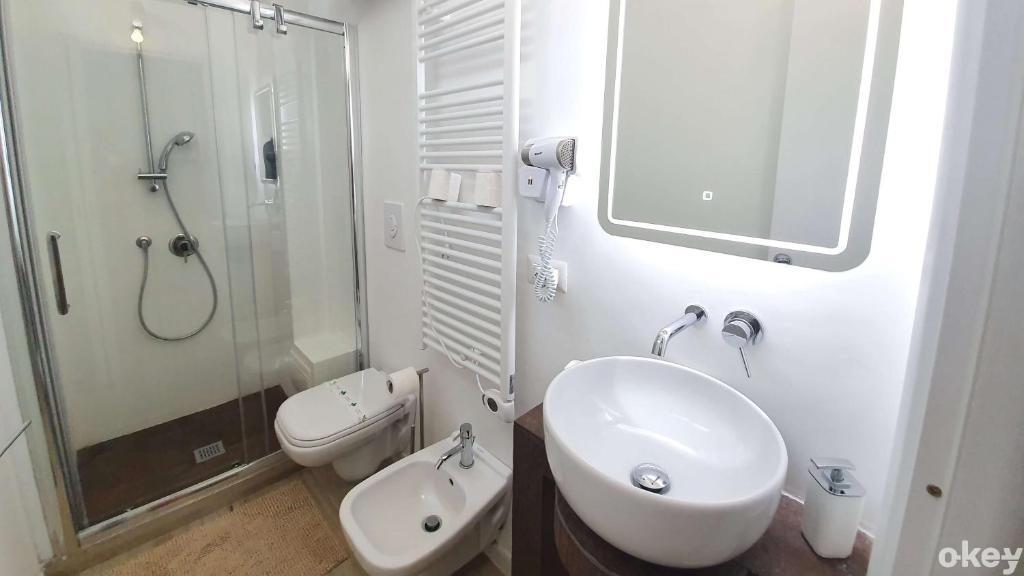 Двухместный номер Economy двуспальная кровать в 2b Home - Bari Centro