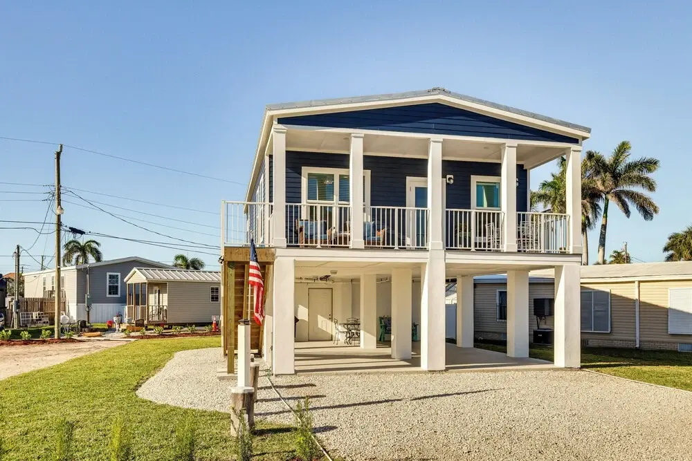 1 Mi to Beach Access: Home w/ Porch in Fort Myers!
