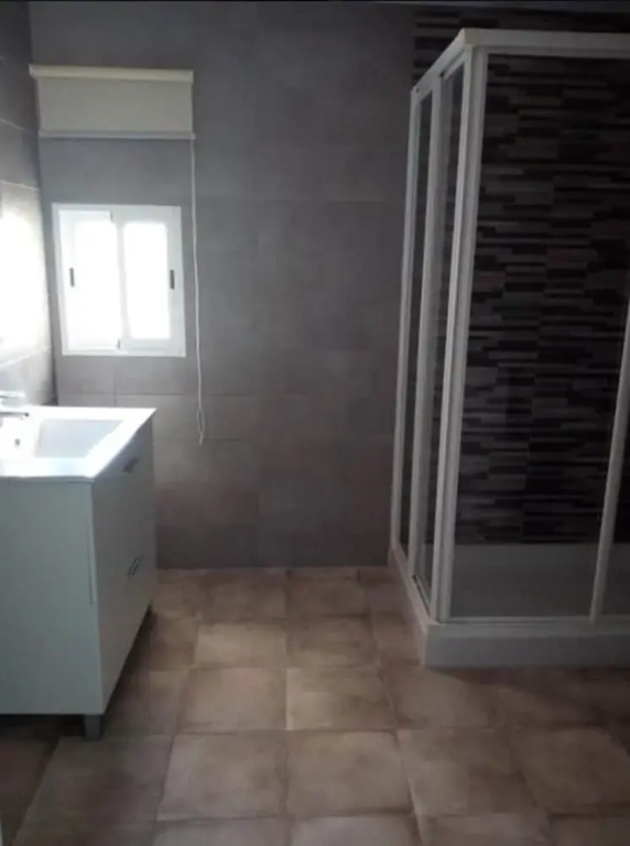 4 Bedrooms Cottage with balcony