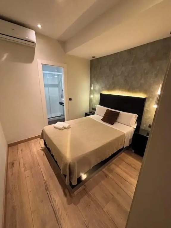 Economy (no window) Double room (full double bed)
