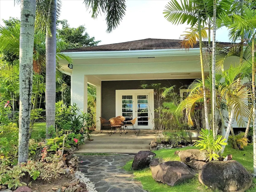 Deluxe Quadruple room with pool view