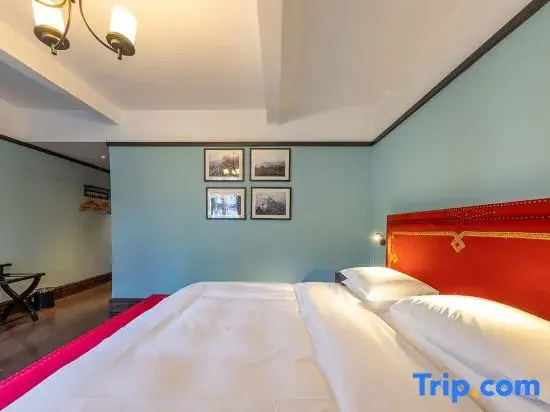 Standard Double room with balcony (full double bed)