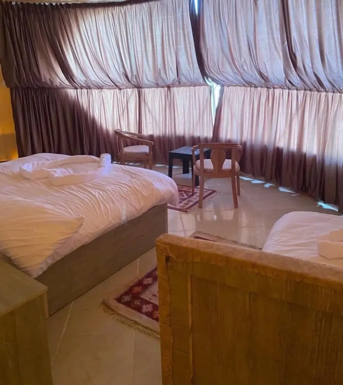 Luxury Double room (full double bed)