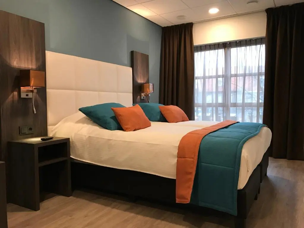 Comfort Double room with canal view (full double bed)