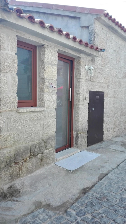 House with 2 Bedrooms in Cabril , with Wifi - фото 15