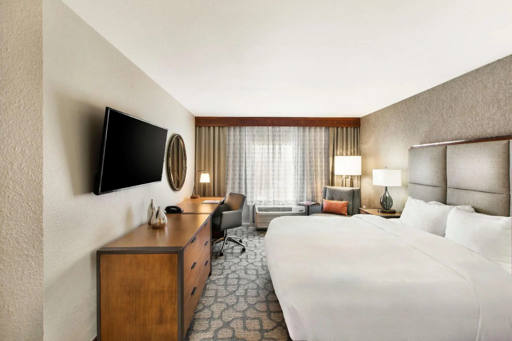DoubleTree by Hilton San Antonio Northwest Room Type - Standard Double room (full double bed)