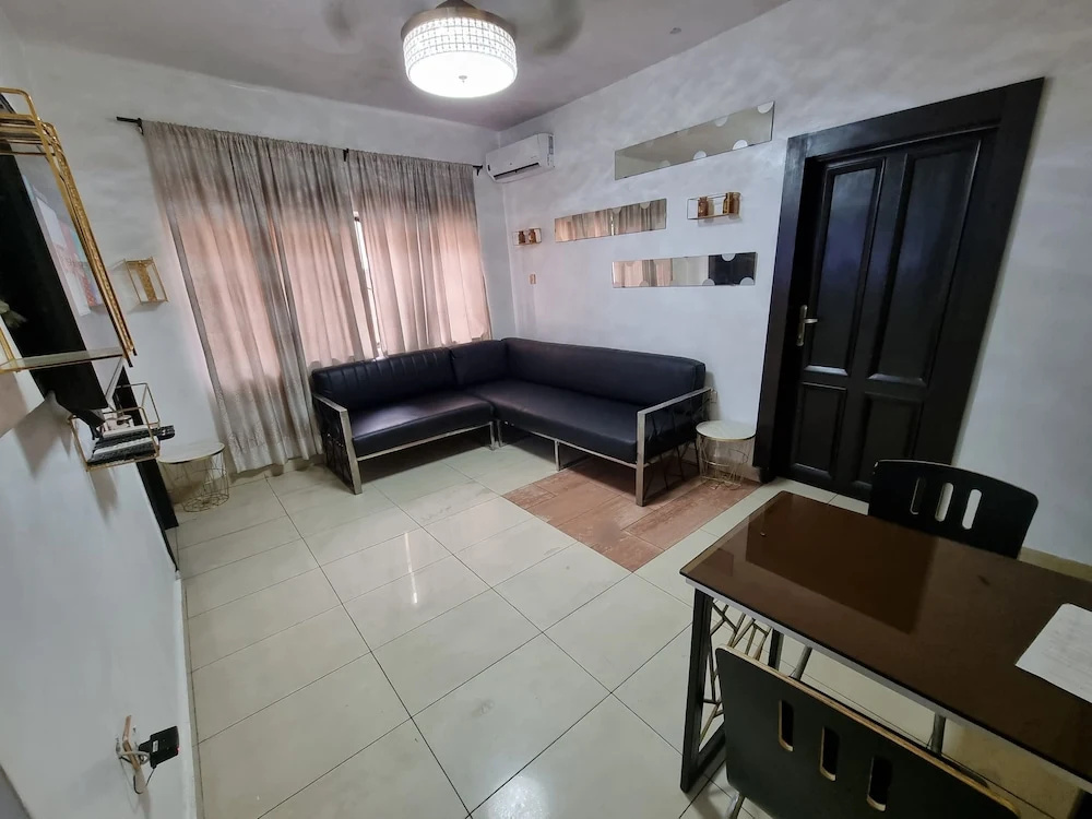 3 Bedrooms Luxury Basement Apartment