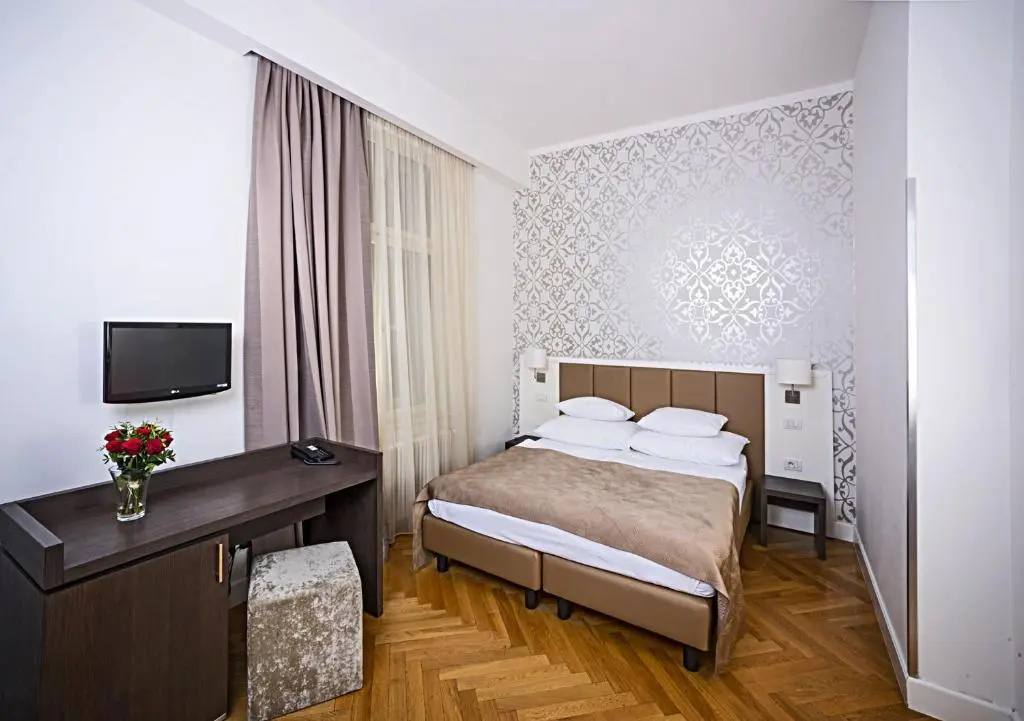 Standard Double room (full double bed)