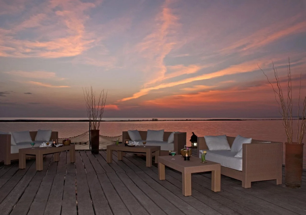 Beach & Waterfront