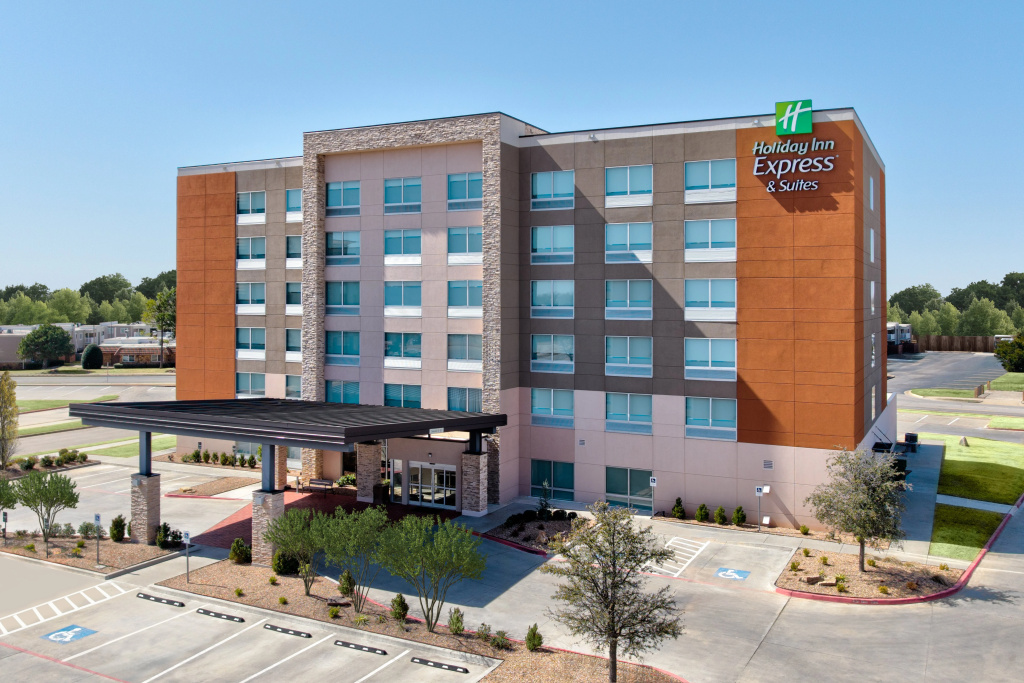 Holiday Inn Express & Suites Moore by IHG