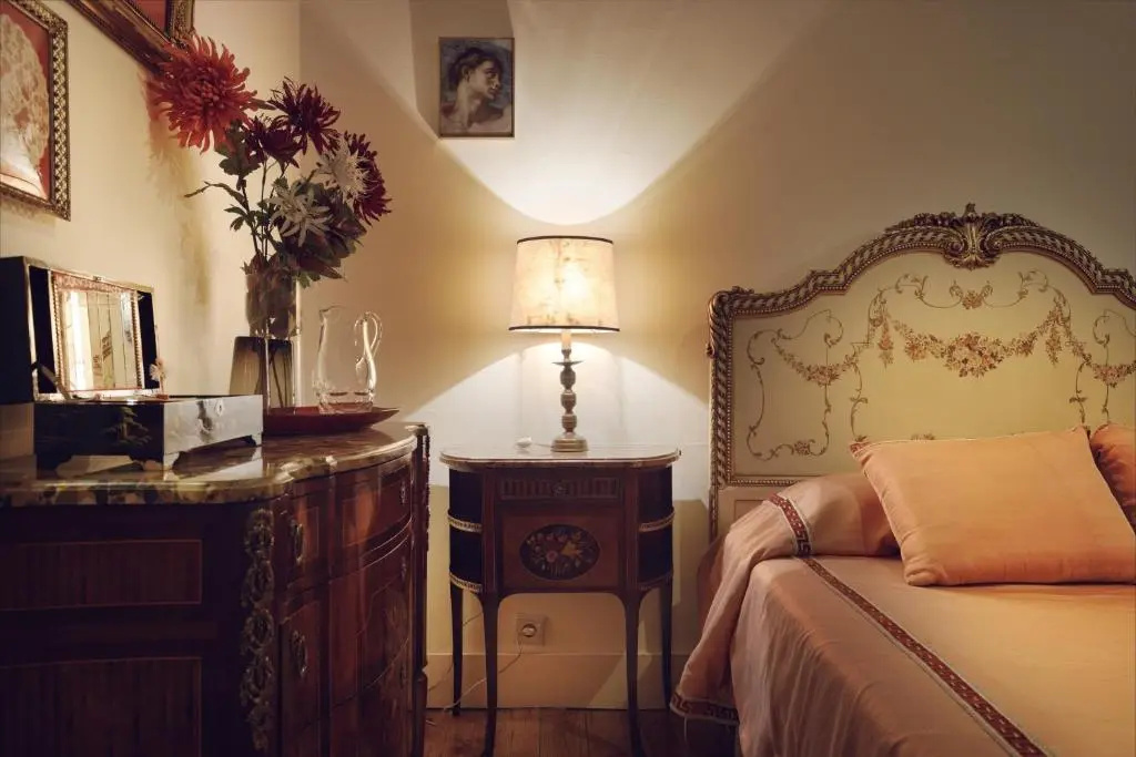 Economy room