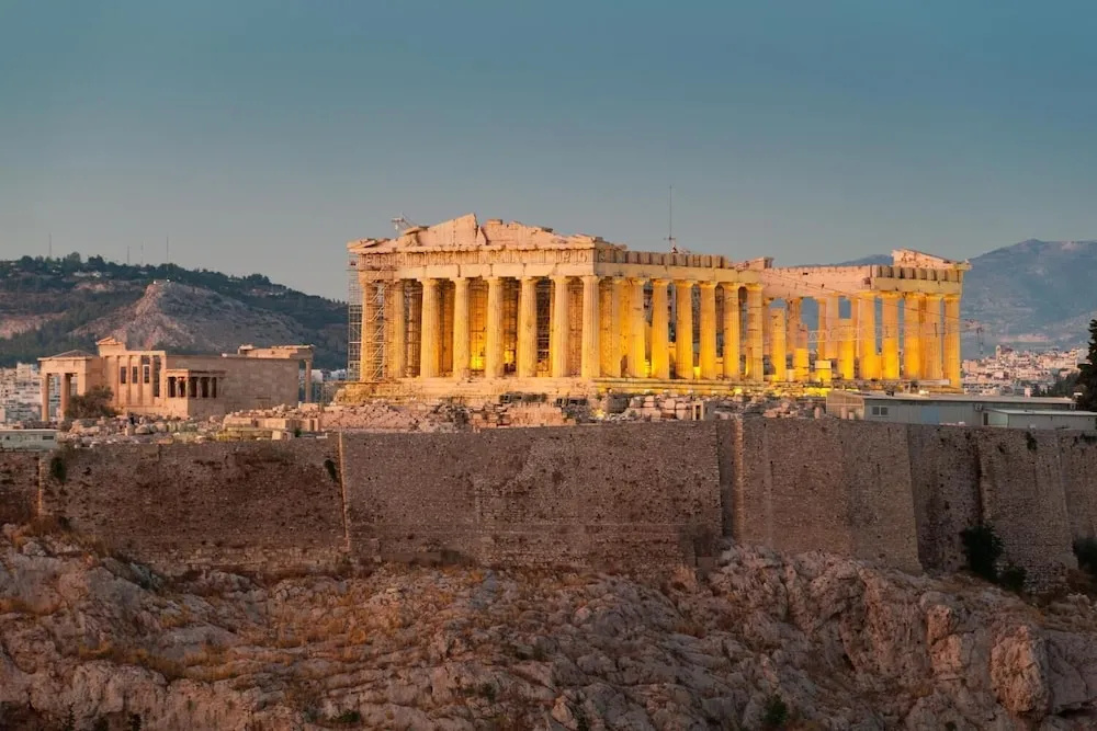 Your Home under the Acropolis Roofdeck