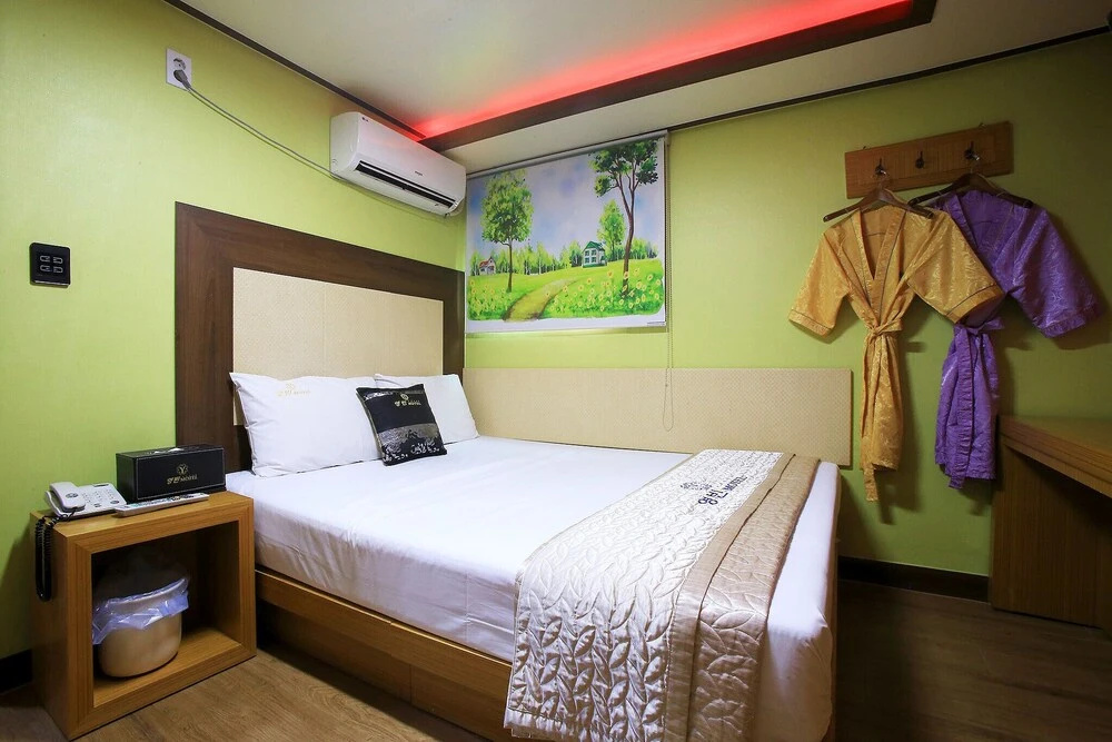 Bedroom