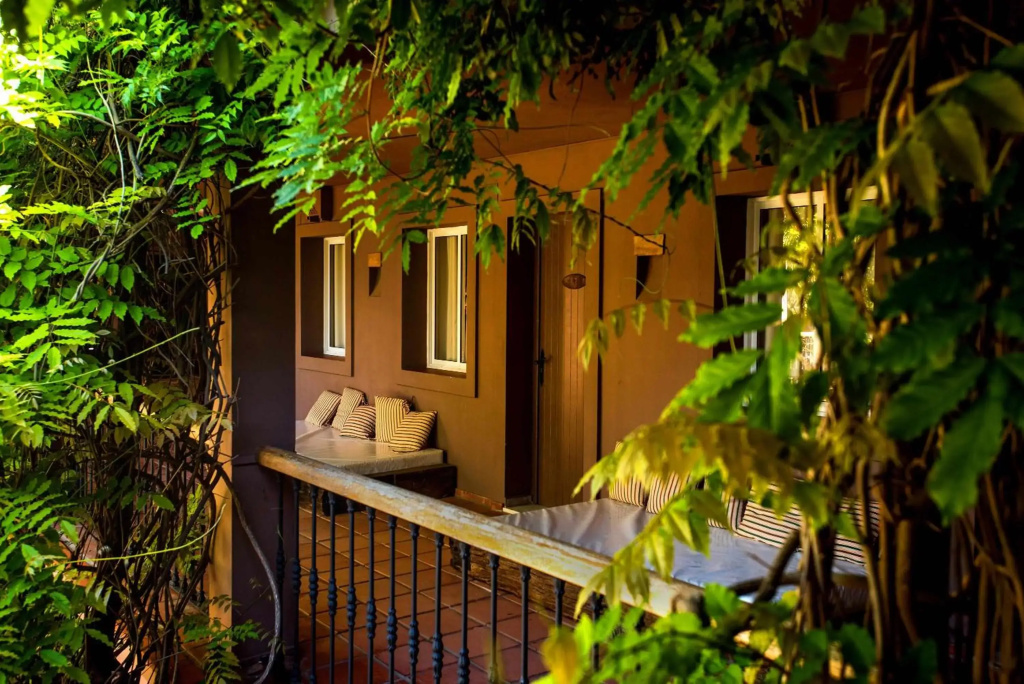 Chillout Hotel Tres Mares