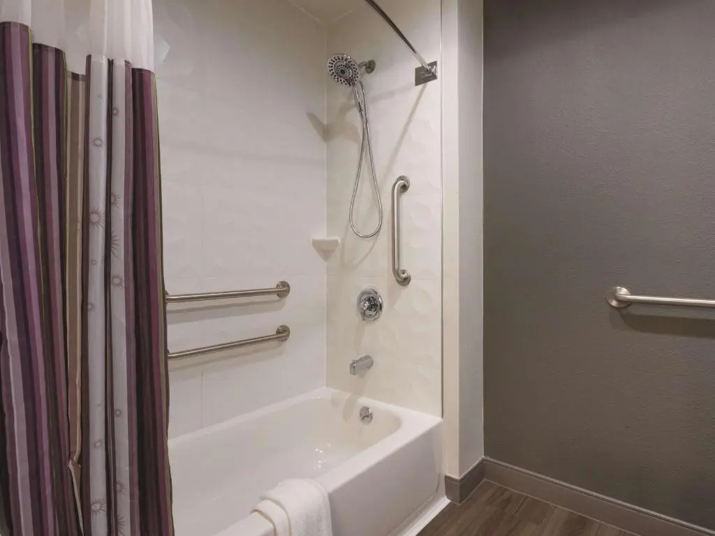 La Quinta Inn & Suites by Wyndham Hartford - Bradley Airport - Chambres