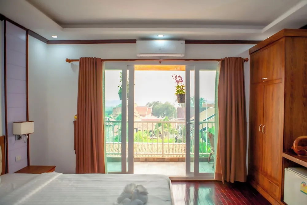 Standard Double room with city view (full double bed)