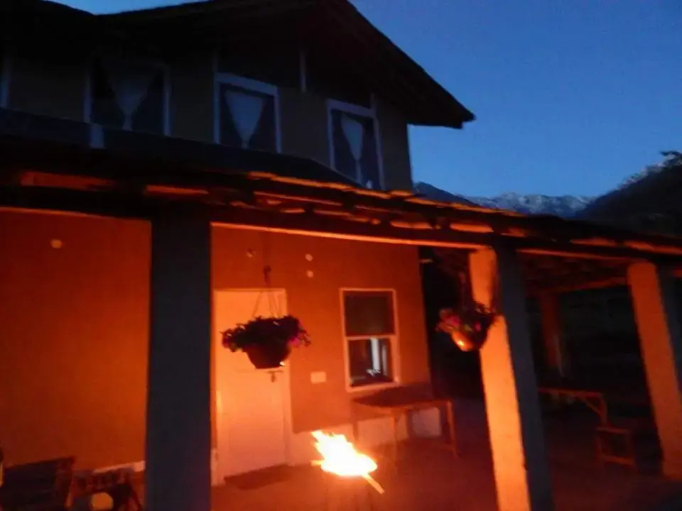 The Earth House