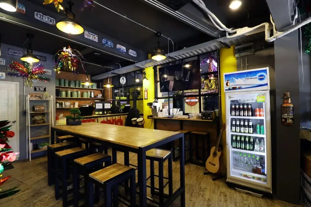 Food & Beverage