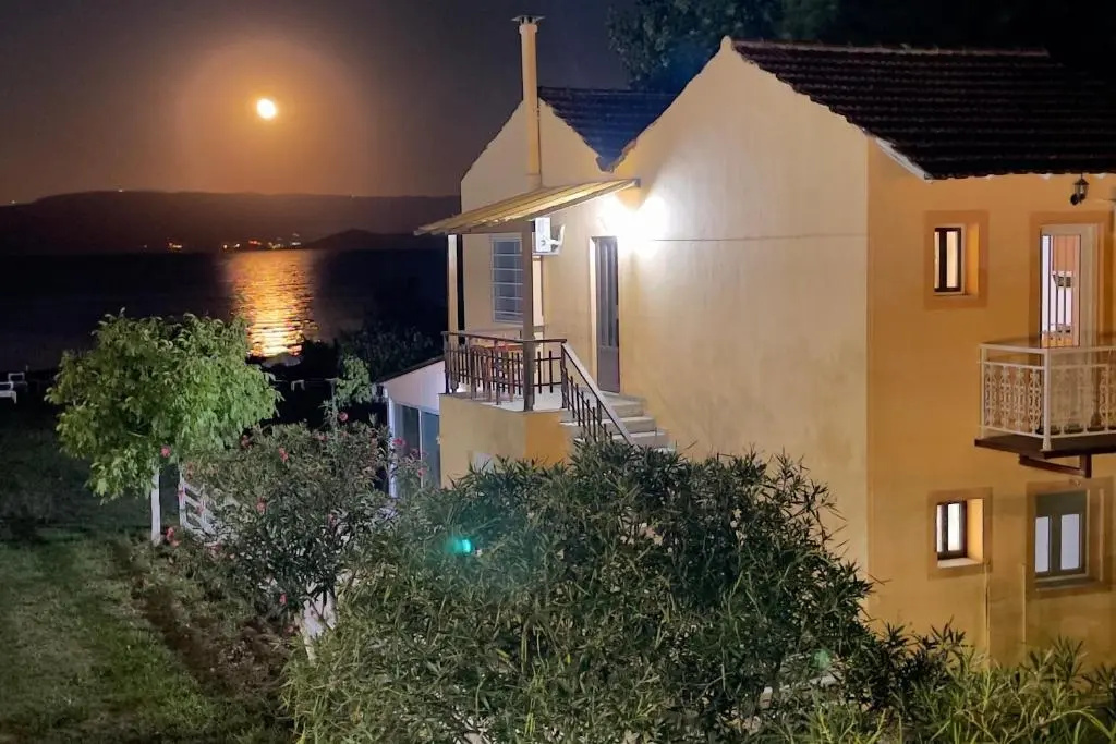 Sandy Beach Houses - Sea View