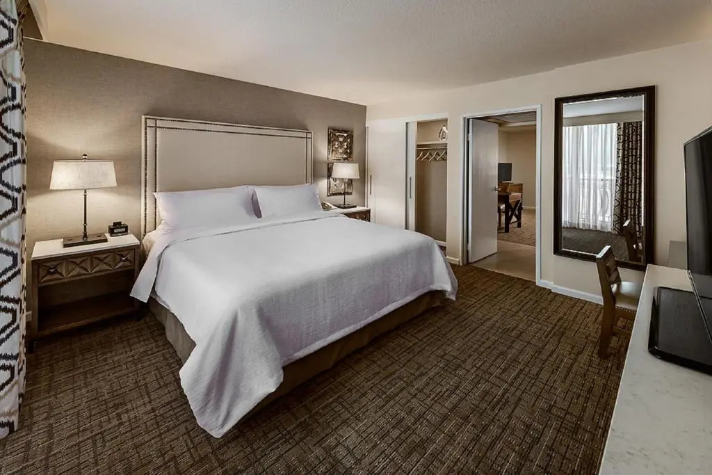 Embassy Suites by Hilton Scottsdale Resort - Chambres