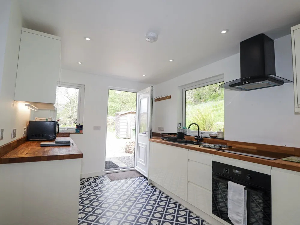 Roddy's Cottage — 2