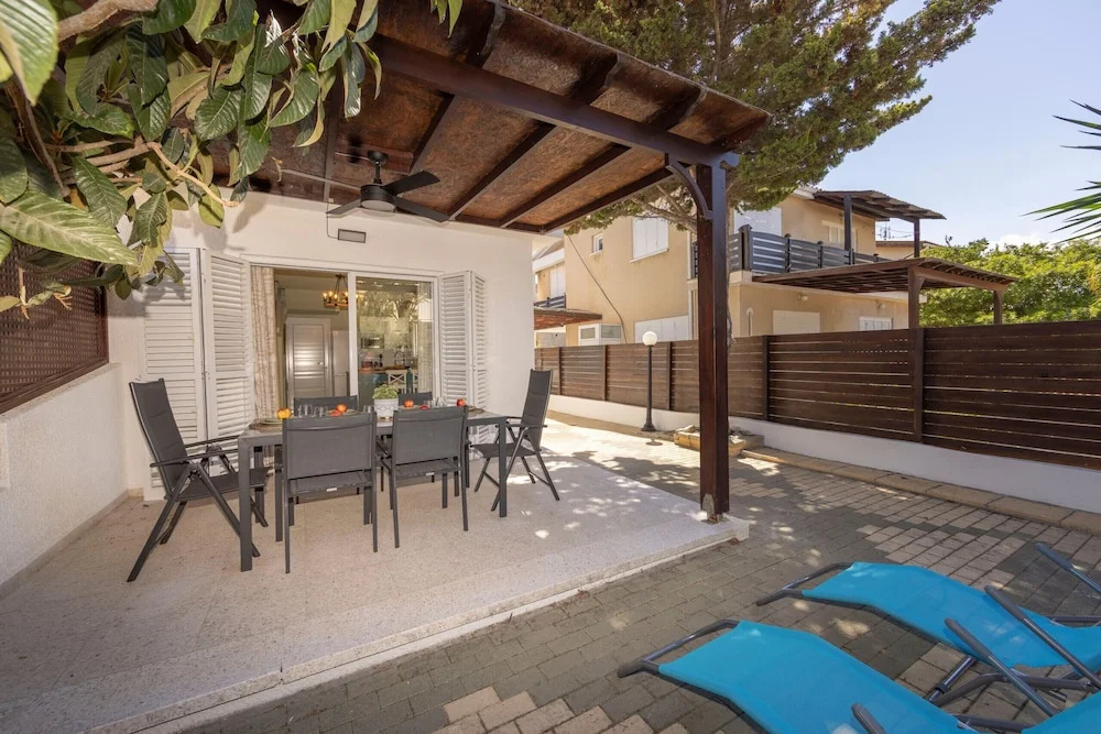 Larnaca Oneiro Seaside Villa